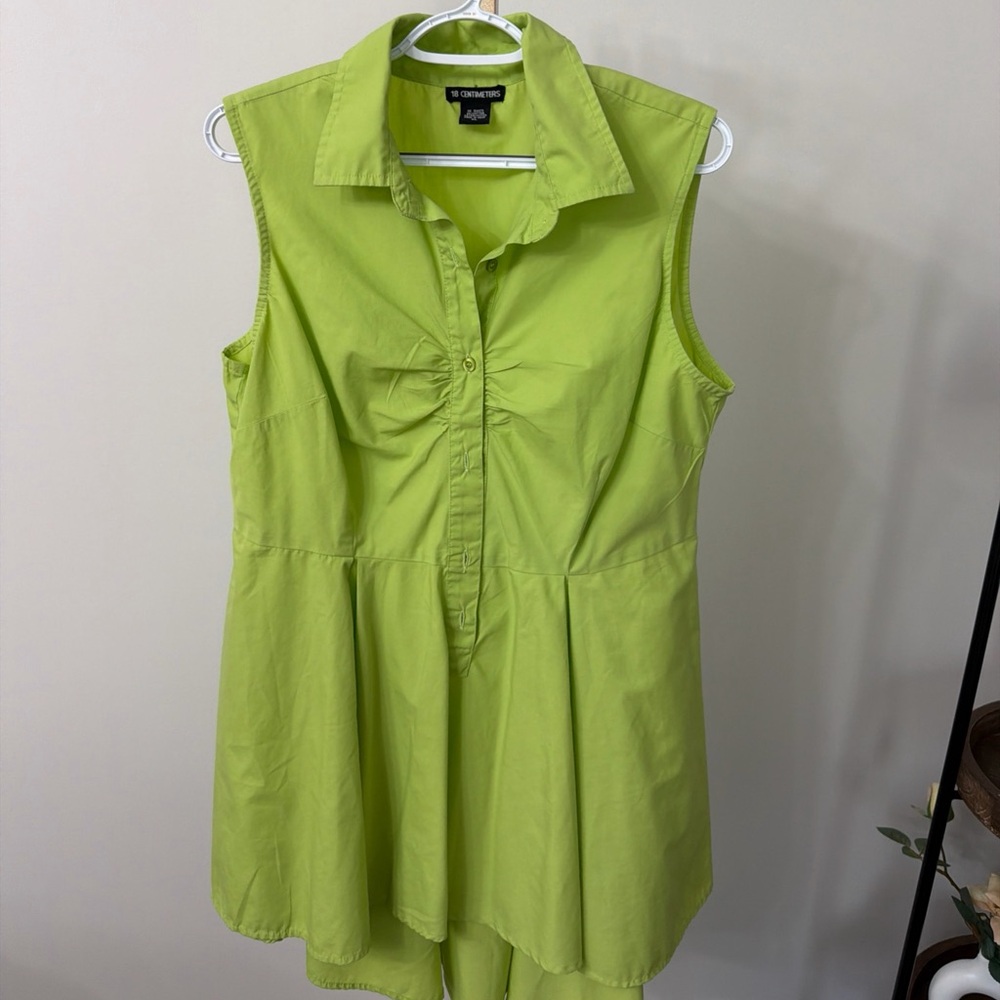 18 Centimeters Women's Lime Green Sleeveless Top